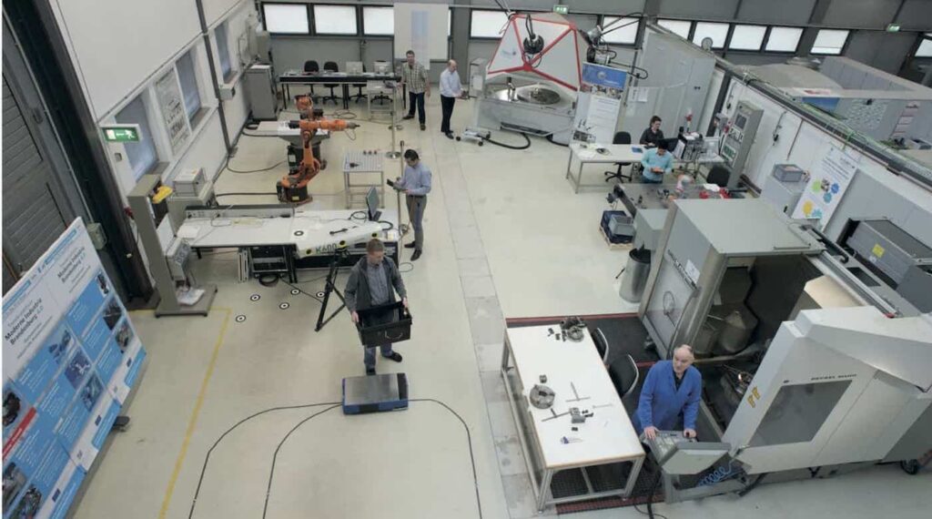 Flexibles Produktionssystem am Lehrstuhl Automatisierungstechnik