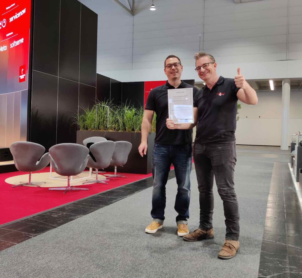 Benjamin Löffler und Prof. Joachim Berlak